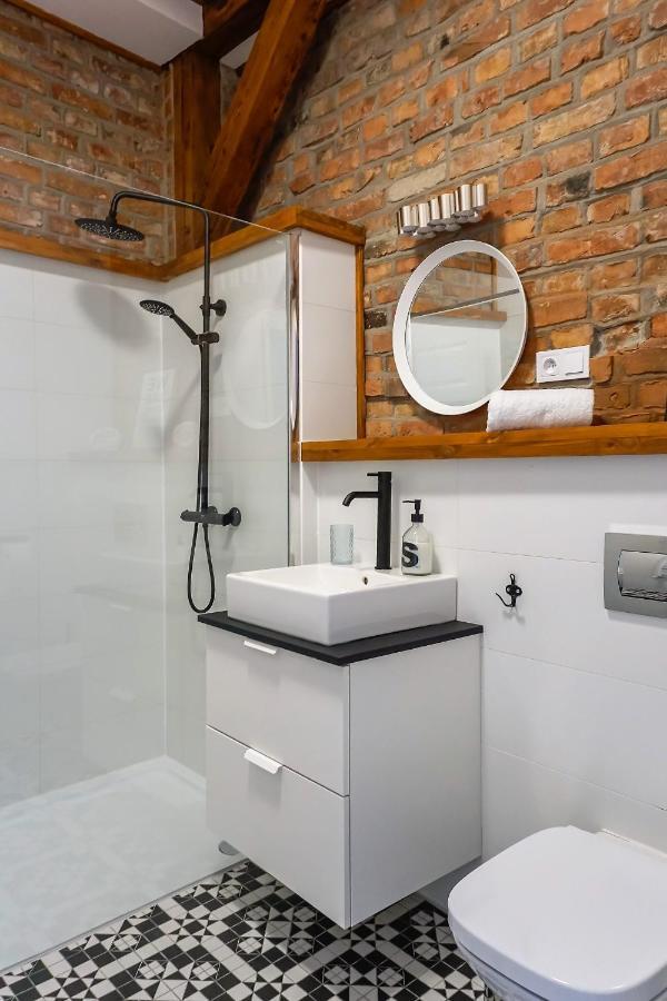 Apartamenty Torunskie Pod Krzywa Wieza Екстер'єр фото